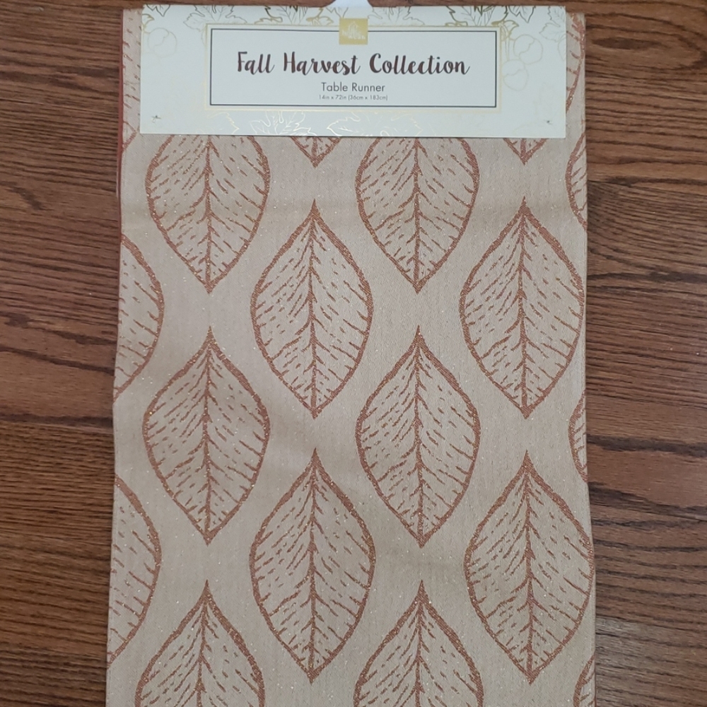 Fall leaf table runner